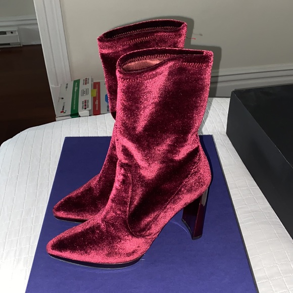Stuart Weitzman Burgundy velvet ankle booties - Picture 3 of 7